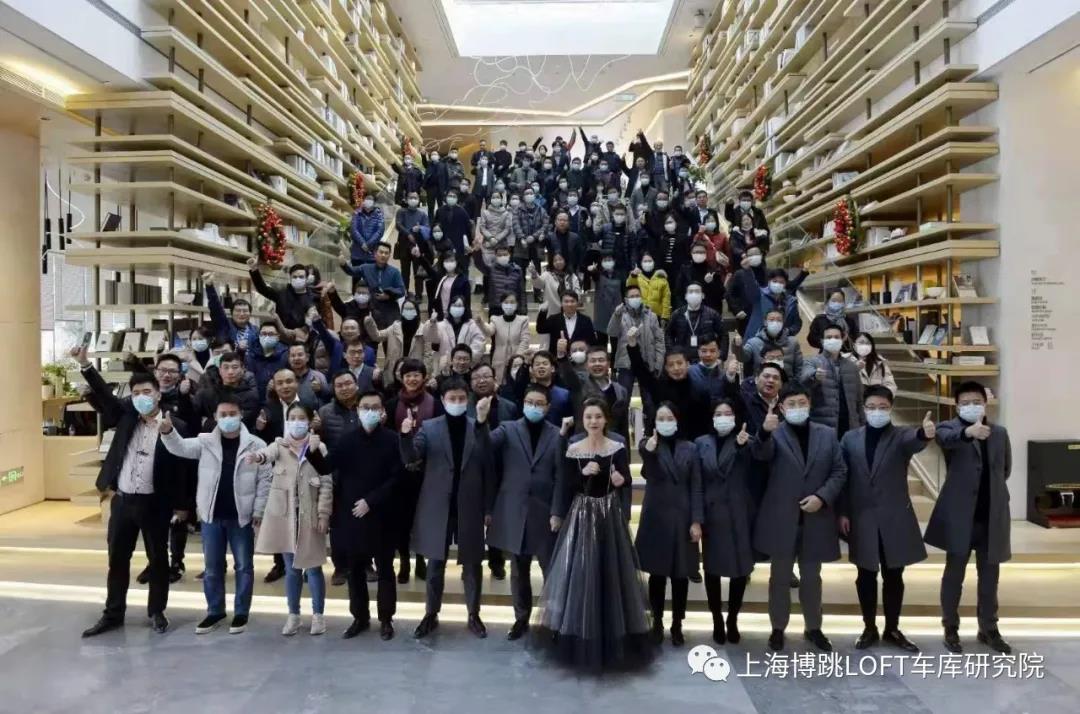 苏州全国一百多人在华侨城汉口道6号参观研讨LOFT专利车库技术！
